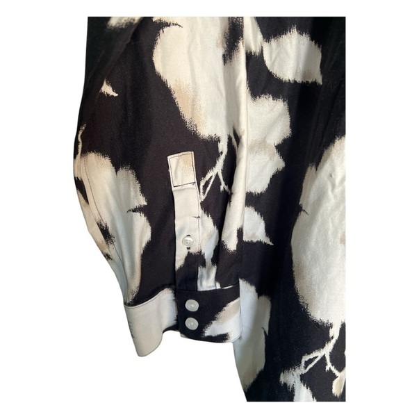 Chico’s Long Sleeve No Iron Black Floral Button Down Stretch Tunic Sz 2.5 US 14 - Picture 5 of 15